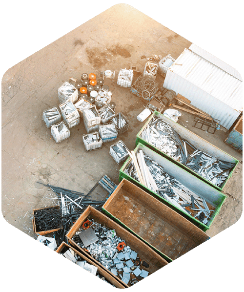 Déchets du bâtiment triés pour la gestion selon la REP PMCB. Recyclage et valorisation des matériaux.